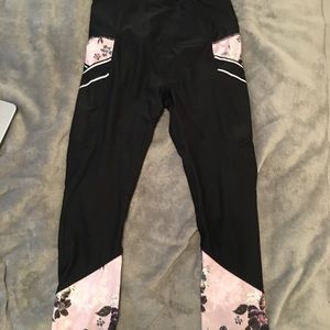 Black/floral leggings